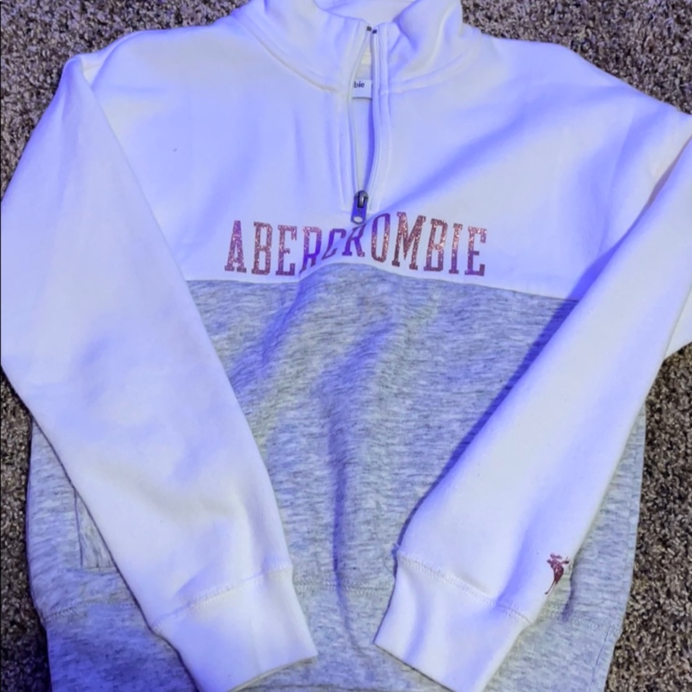 grey and white quarter zip NWOT